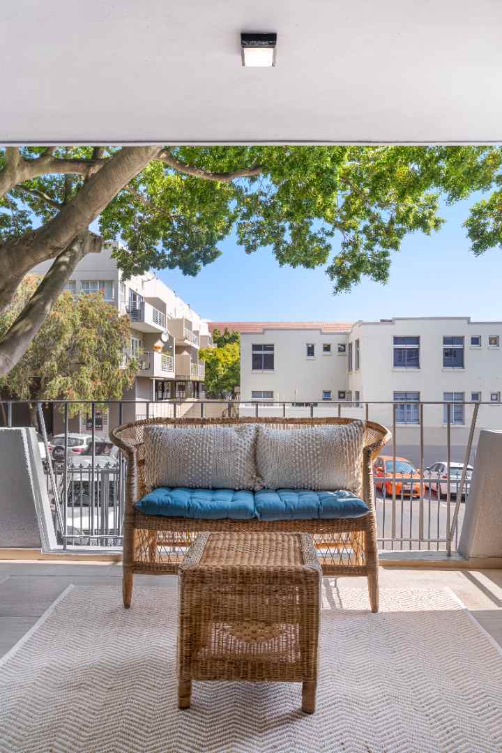 To Let 2 Bedroom Property for Rent in Green Point Western Cape